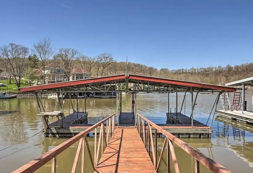 Waterfront Lake Of The Ozarks Cabin W/ Boat Dock!