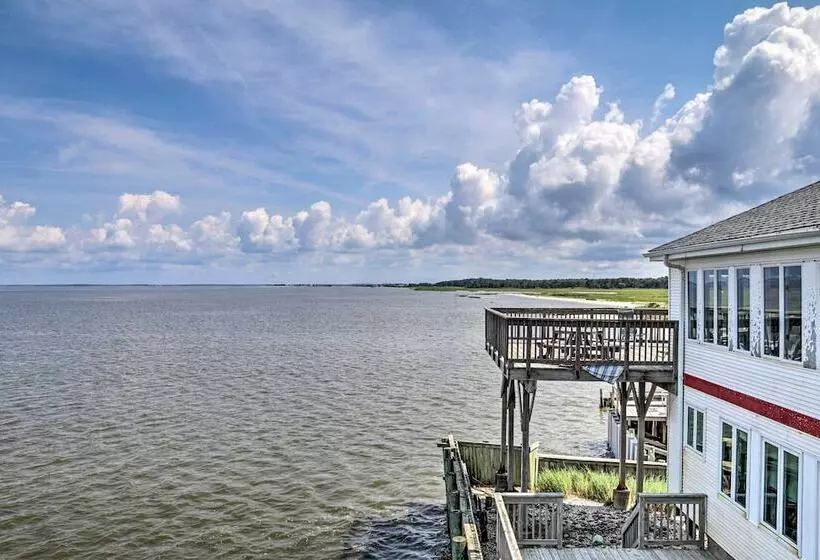 Waterfront Sanctuary W/ Panoramic Bay Views!