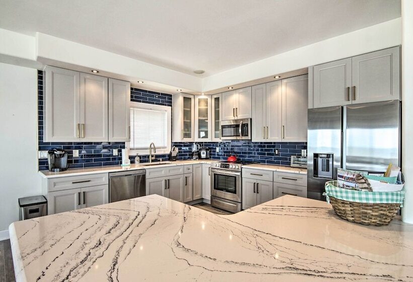 Waterfront Sanctuary W/ Panoramic Bay Views!