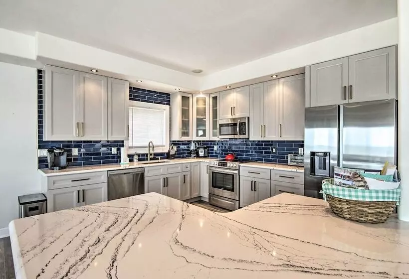 Waterfront Sanctuary W/ Panoramic Bay Views!