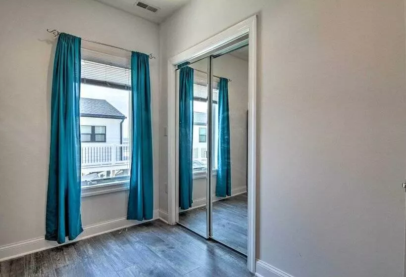 Waterfront Sanctuary W/ Panoramic Bay Views!