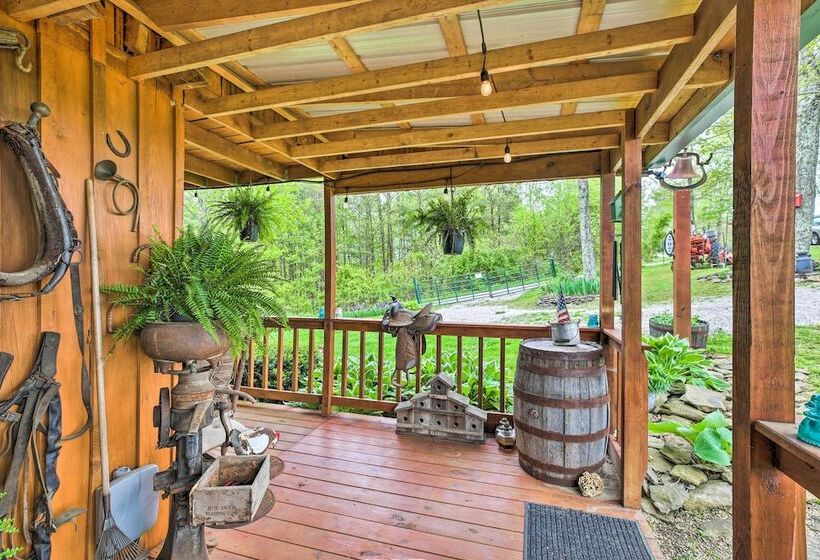 Wellington Cabin Escape W/ Wraparound Deck!