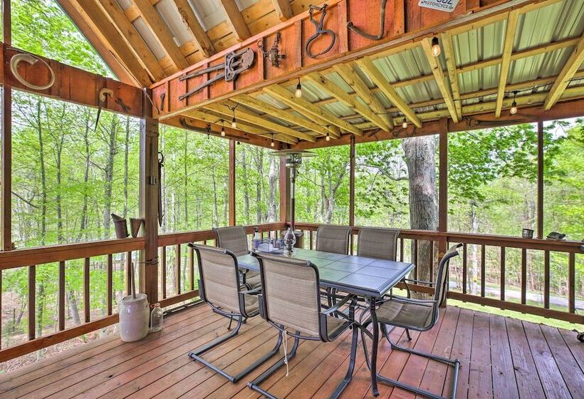 Wellington Cabin Escape W/ Wraparound Deck!
