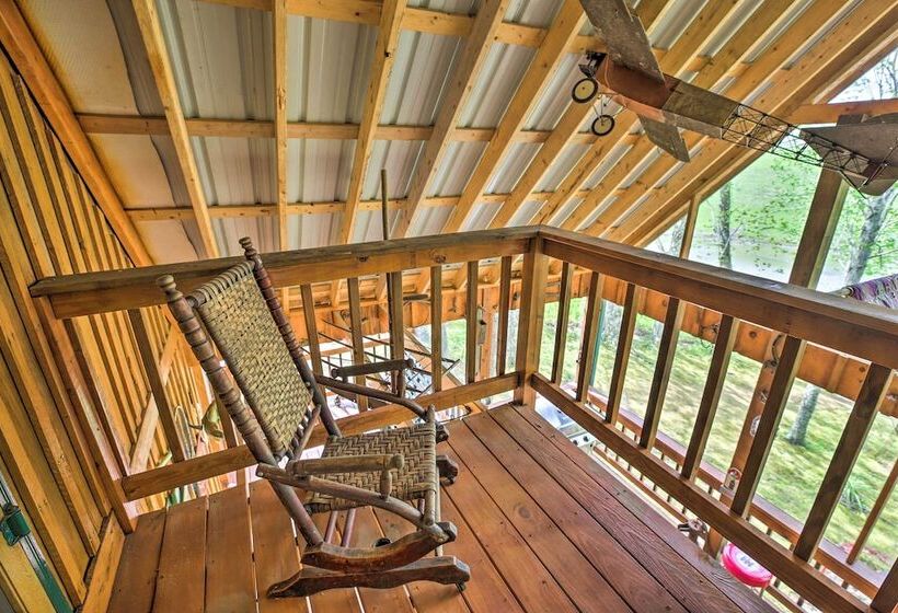 Wellington Cabin Escape W/ Wraparound Deck!