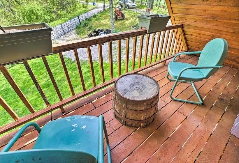 Wellington Cabin Escape W/ Wraparound Deck!