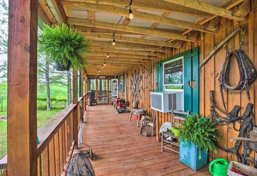 Wellington Cabin Escape W/ Wraparound Deck!