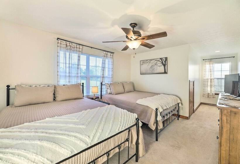 Williamstown Gem W/ Private Pool & Hot Tub!