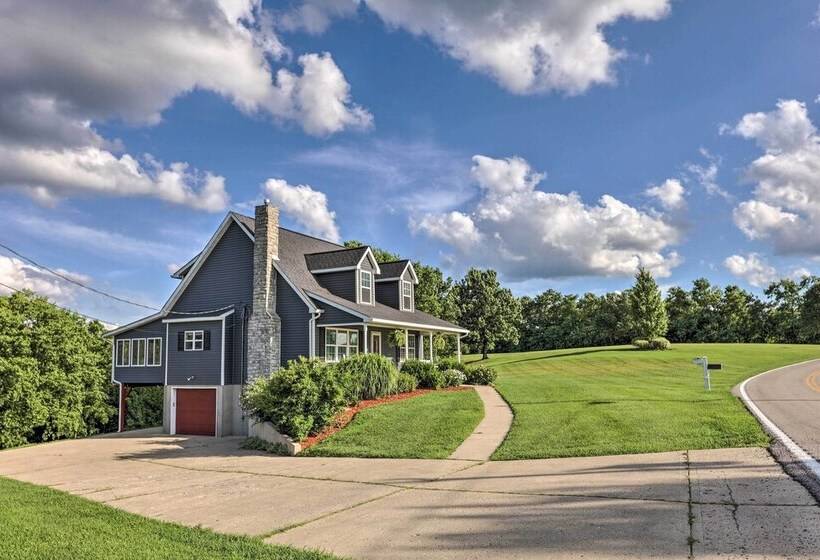 Williamstown Gem W/ Private Pool & Hot Tub!