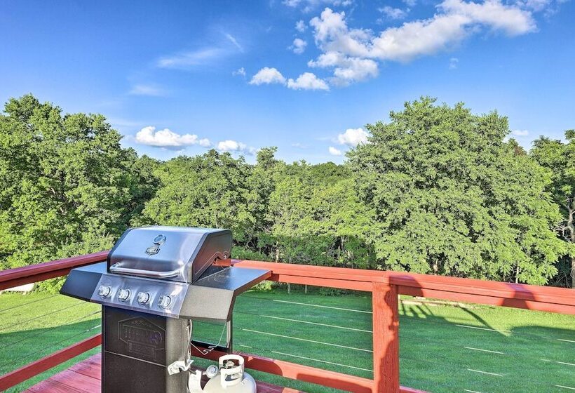 Williamstown Gem W/ Private Pool & Hot Tub!