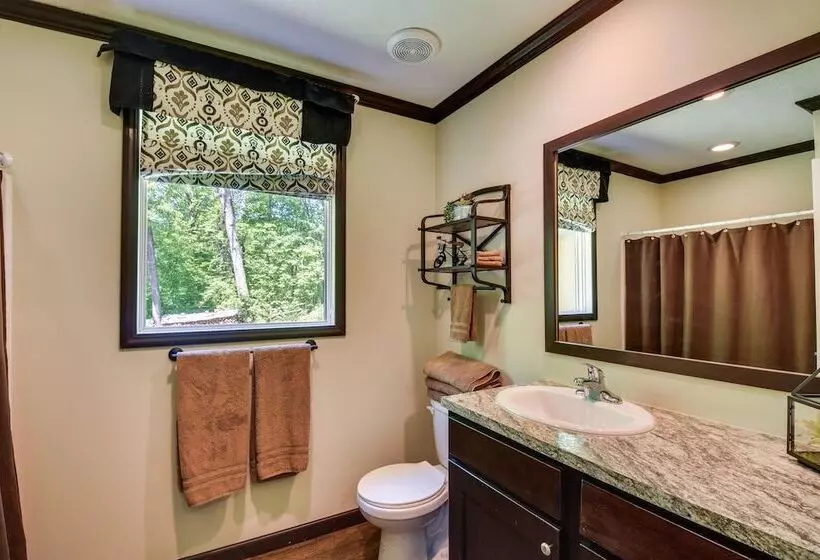 Woodsy Hayesville Home On Jackrabbit Trail!