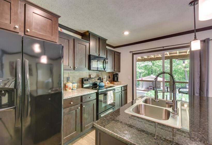 Woodsy Hayesville Home On Jackrabbit Trail!