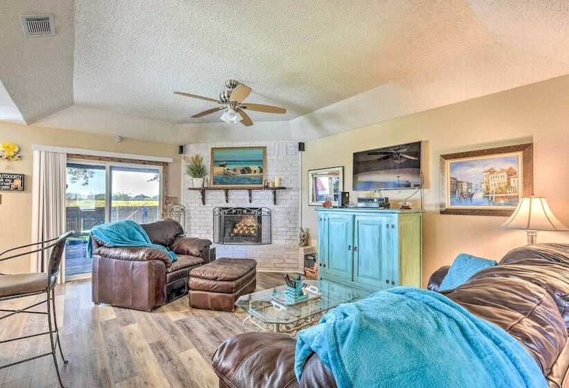 Abilene Home W/bbq & Pvt Yard, 1 Mi To Acu!