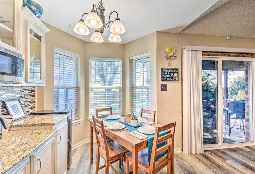 Abilene Home W/bbq & Pvt Yard, 1 Mi To Acu!