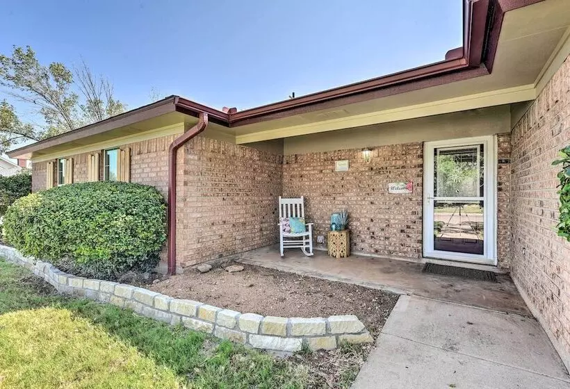 Abilene Home W/bbq & Pvt Yard, 1 Mi To Acu!