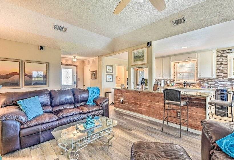 Abilene Home W/bbq & Pvt Yard, 1 Mi To Acu!