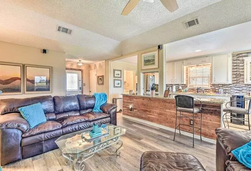 Abilene Home W/bbq & Pvt Yard, 1 Mi To Acu!