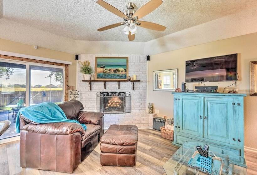 Abilene Home W/bbq & Pvt Yard, 1 Mi To Acu!