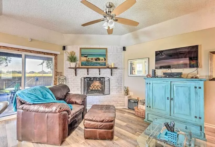 Abilene Home W/bbq & Pvt Yard, 1 Mi To Acu!