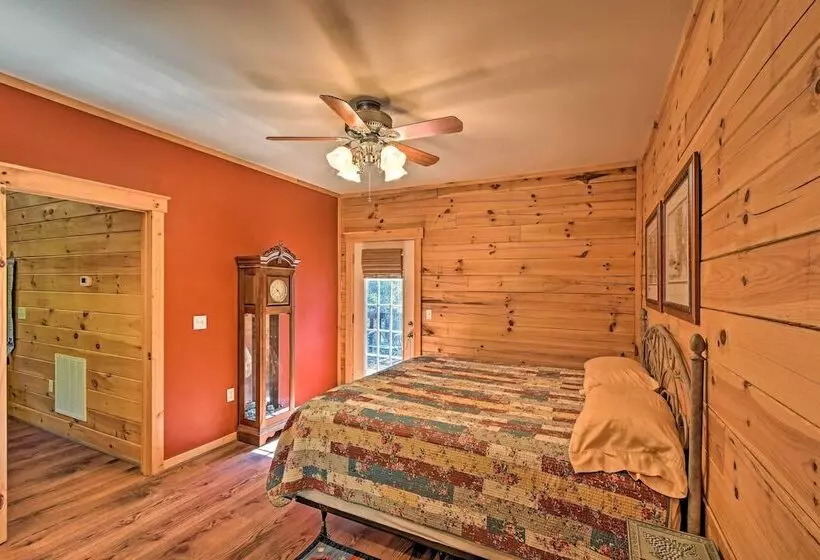 Rustic Andrews Cabin Rental W/ Deck + Fire Pit!