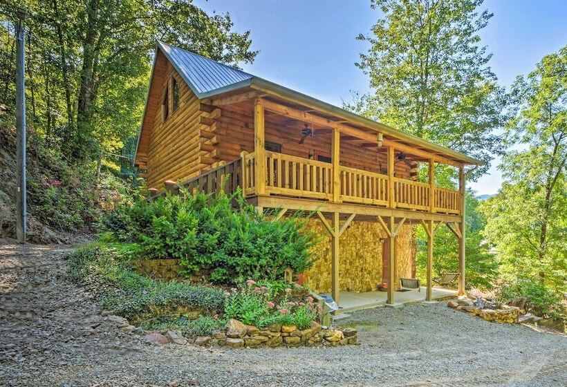 Rustic Andrews Cabin Rental W/ Deck + Fire Pit!