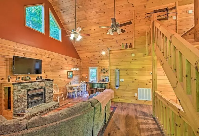Rustic Andrews Cabin Rental W/ Deck + Fire Pit!