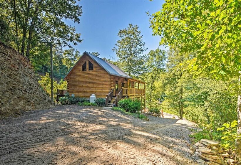 Rustic Andrews Cabin Rental W/ Deck + Fire Pit!