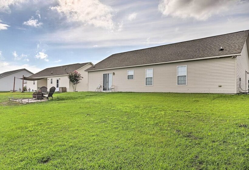 Pet Friendly Home W/ Fire Pit In Myrtle Beach