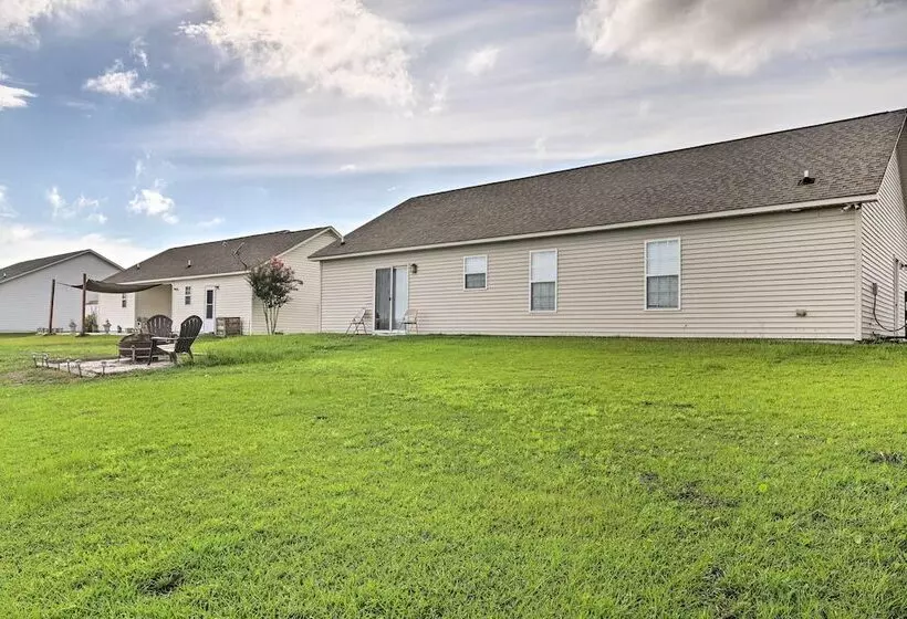 Pet Friendly Home W/ Fire Pit In Myrtle Beach