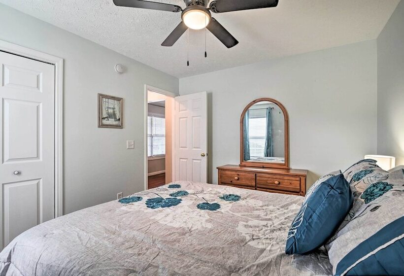 Pet Friendly Home W/ Fire Pit In Myrtle Beach