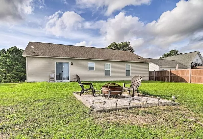 Pet Friendly Home W/ Fire Pit In Myrtle Beach