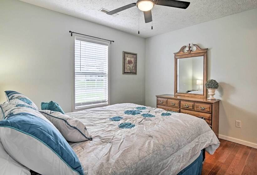 Pet Friendly Home W/ Fire Pit In Myrtle Beach