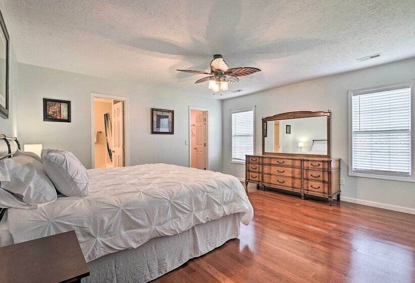 Pet Friendly Home W/ Fire Pit In Myrtle Beach