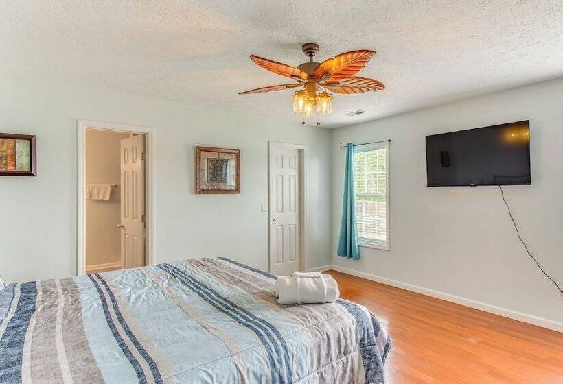 Pet Friendly Home W/ Fire Pit In Myrtle Beach