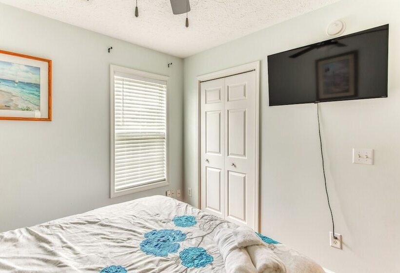 Pet Friendly Home W/ Fire Pit In Myrtle Beach