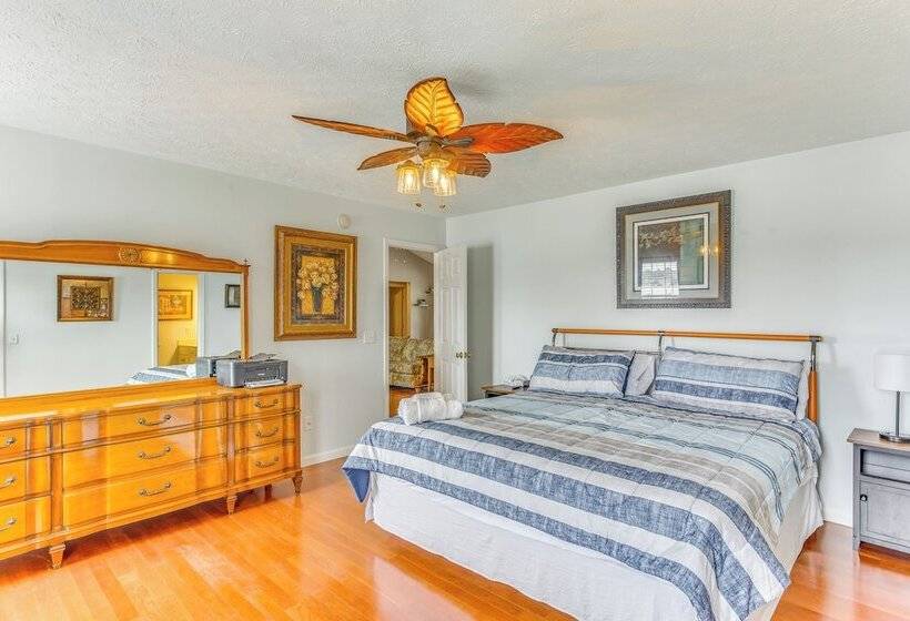 Pet Friendly Home W/ Fire Pit In Myrtle Beach