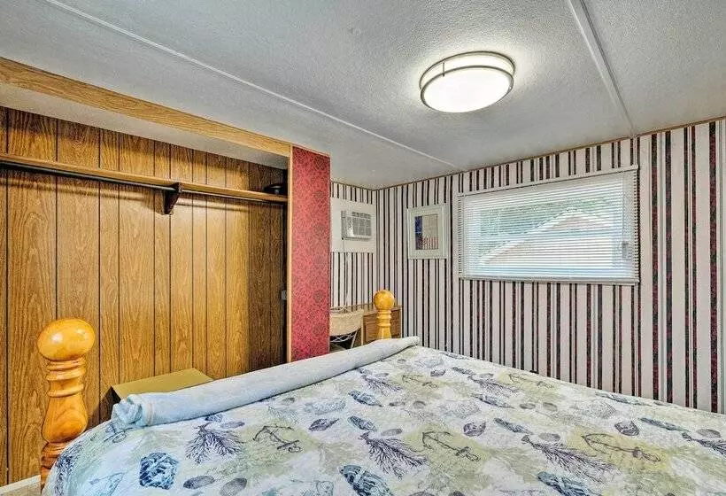 Cabin W/fire Pit, Walk To Steinhatchee River!