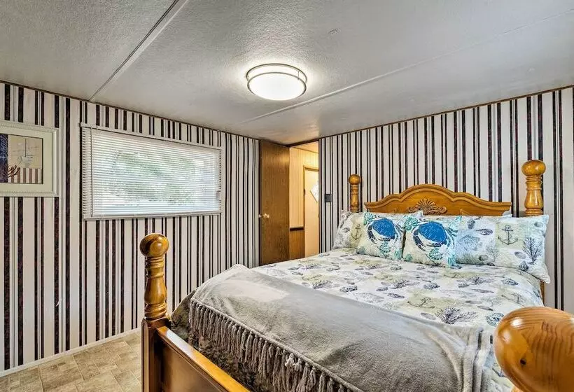 Cabin W/fire Pit, Walk To Steinhatchee River!