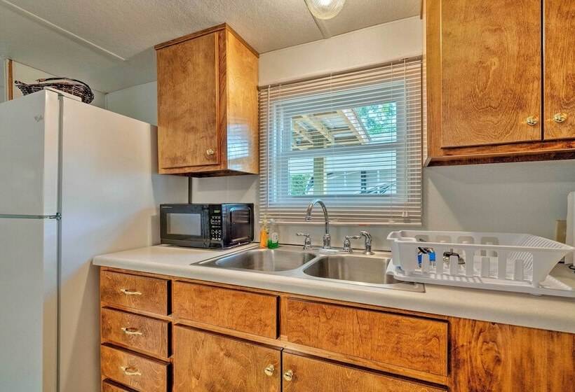 Cabin W/fire Pit, Walk To Steinhatchee River!