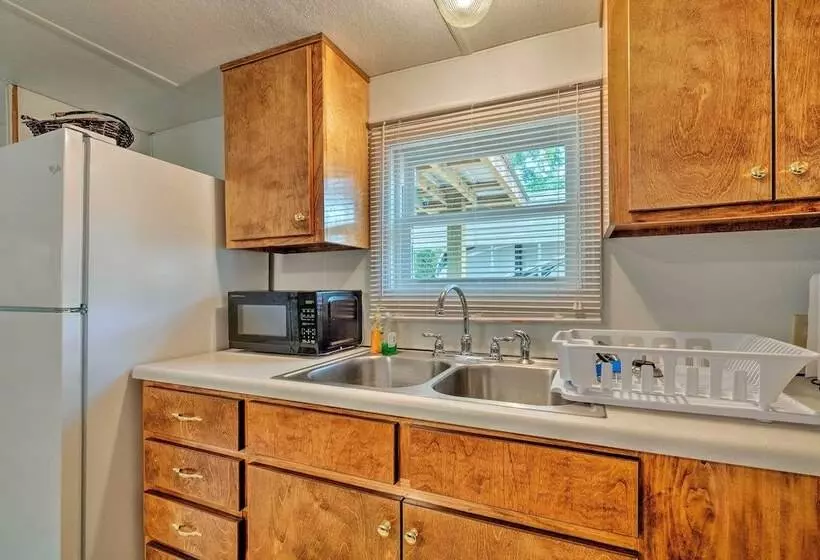 Cabin W/fire Pit, Walk To Steinhatchee River!