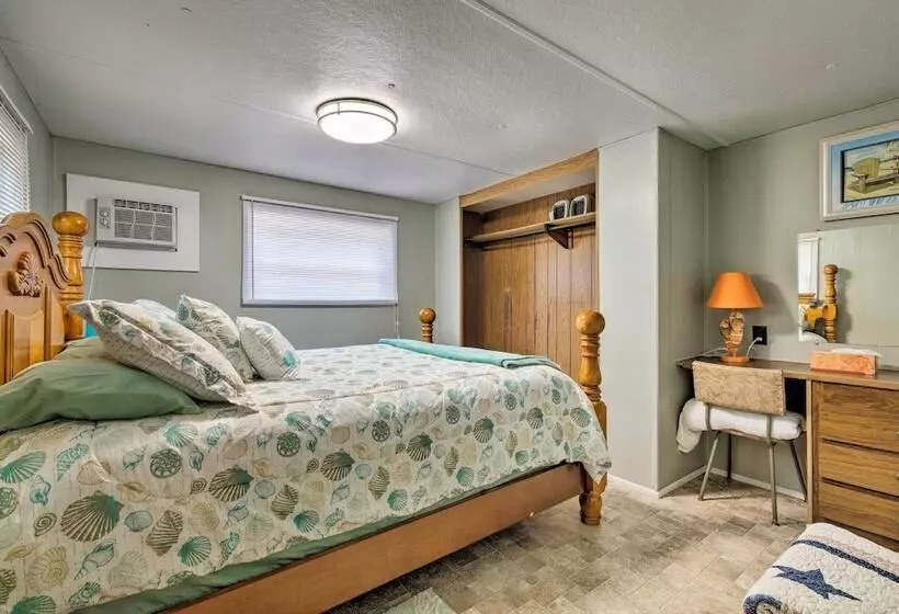 Cabin W/fire Pit, Walk To Steinhatchee River!