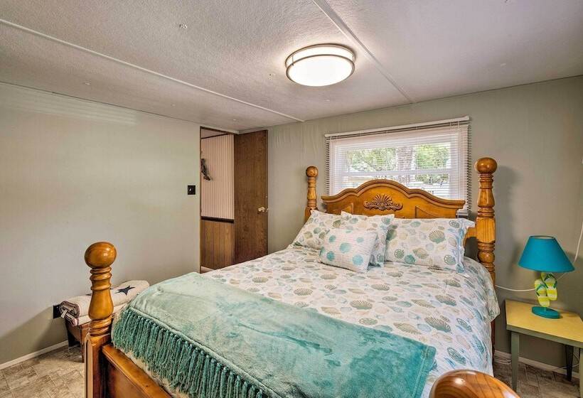 Cabin W/fire Pit, Walk To Steinhatchee River!