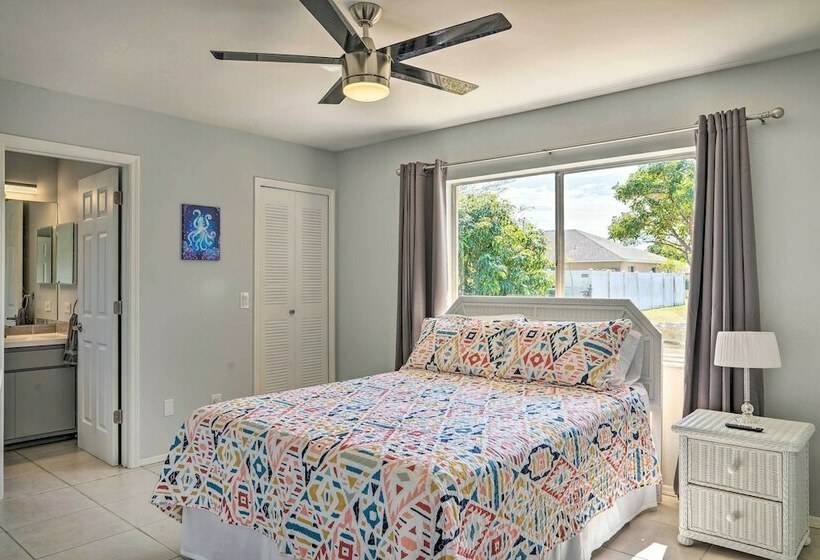 Lanai, Grill & Pets Welcome: Cape Coral Home