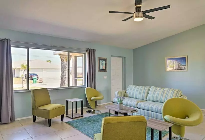 Lanai, Grill & Pets Welcome: Cape Coral Home