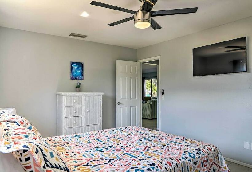 Lanai, Grill & Pets Welcome: Cape Coral Home