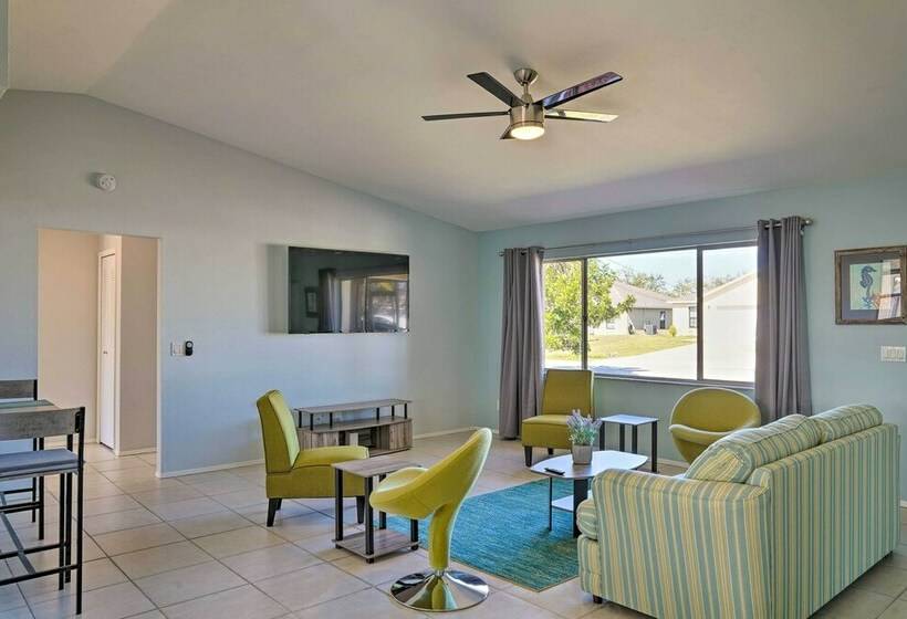 Lanai, Grill & Pets Welcome: Cape Coral Home