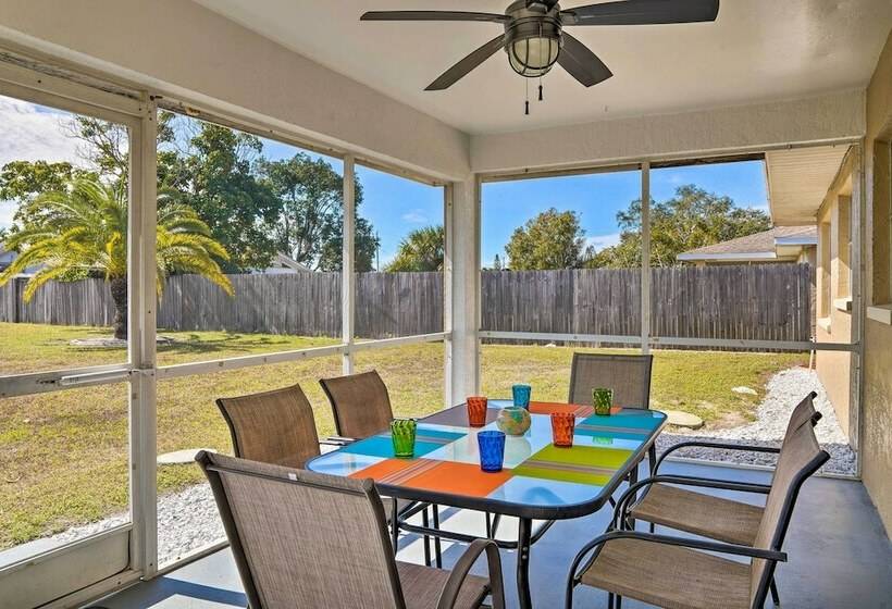 Lanai, Grill & Pets Welcome: Cape Coral Home