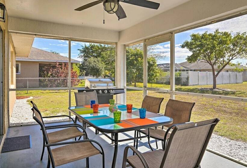 Lanai, Grill & Pets Welcome: Cape Coral Home