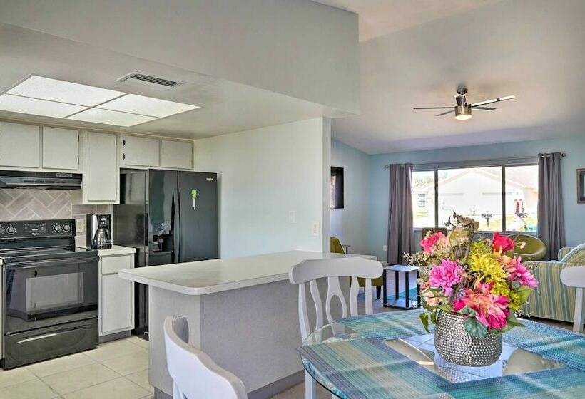 Lanai, Grill & Pets Welcome: Cape Coral Home