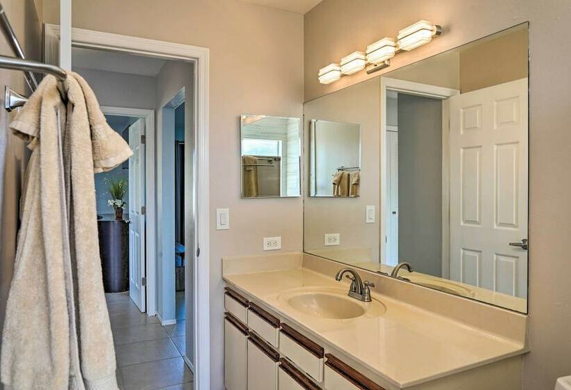 Lanai, Grill & Pets Welcome: Cape Coral Home