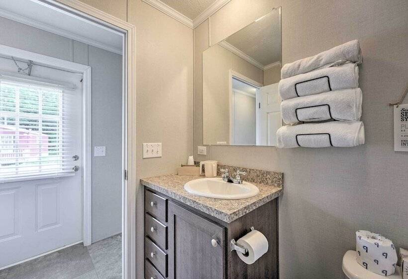 Cassopolis Cabin W/ Lake & Fishing Access!